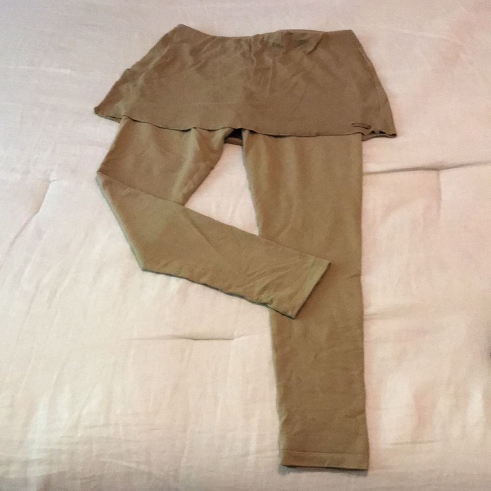 Calvin Klein leggings with skirt. Light olive/tan